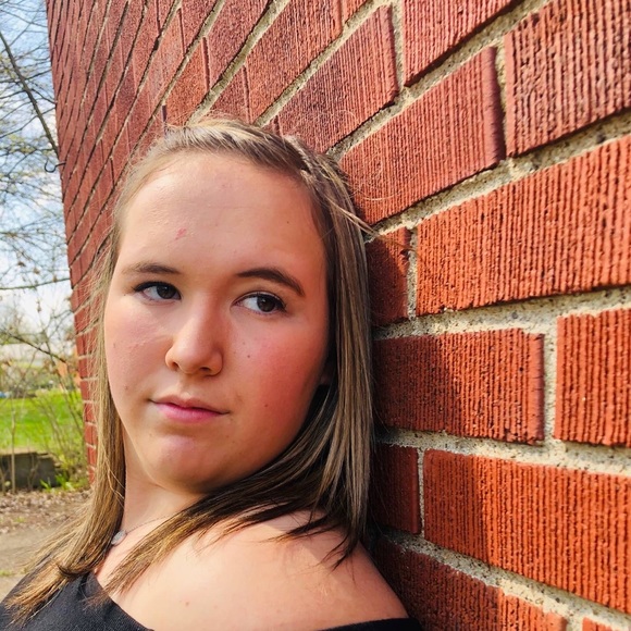 Meet your Posher, Molly - Picture 1 of 1